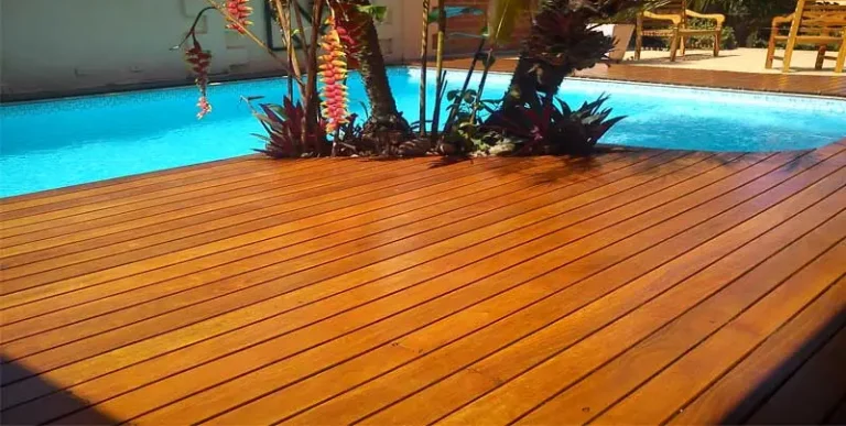 decking-kayu-kolam-renang (1)